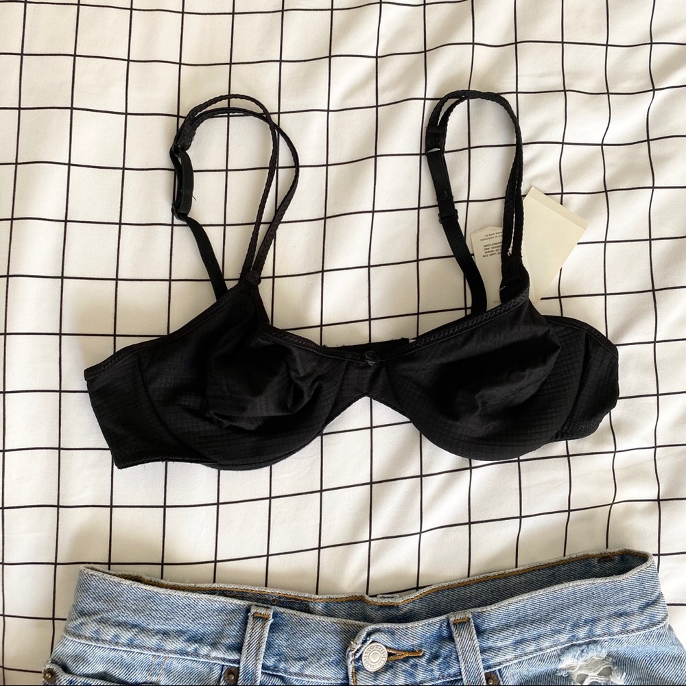 black padless bra
